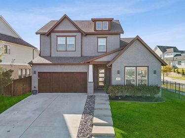 2000 Crescent Street, Fort Worth, TX 76008