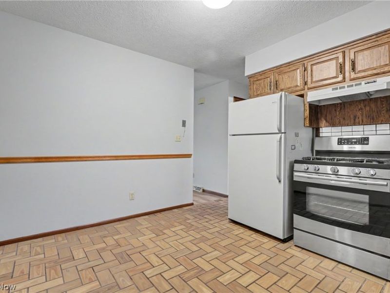 548 Continental Drive , Unit B, Salem, OH 44460 Photo 3