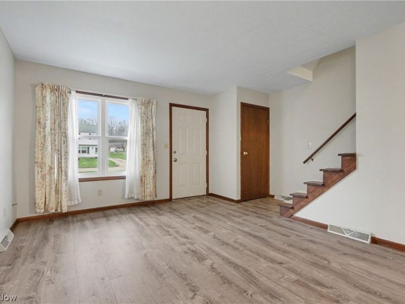 548 Continental Drive , Unit B, Salem, OH 44460 Photo 7