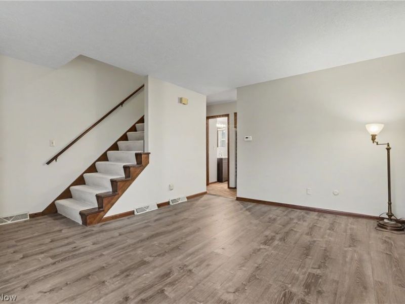 548 Continental Drive , Unit B, Salem, OH 44460 Photo 8