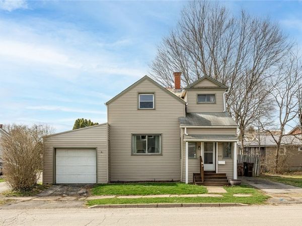 409 Summit St , Grove City, PA 16127