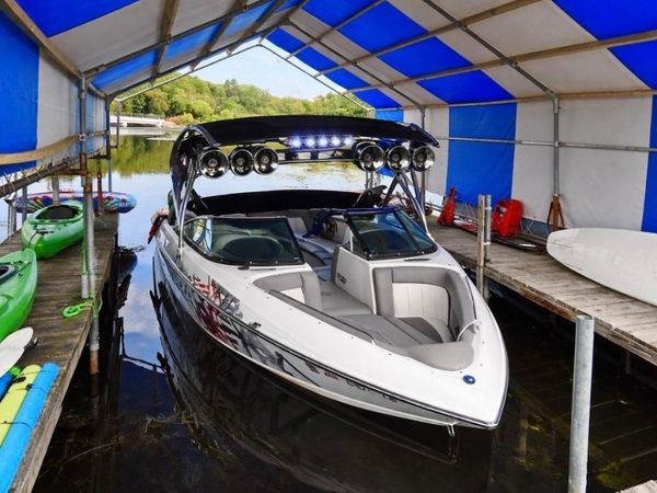 19860 Cottagewood Road , Deephaven, MN 55331