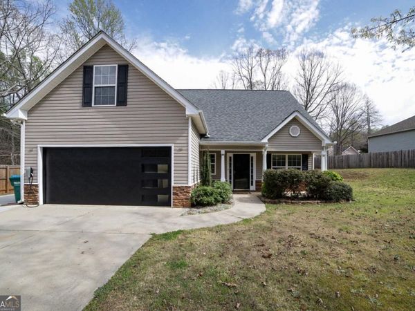 560 Windsong Lake Drive, Commerce, GA 30529