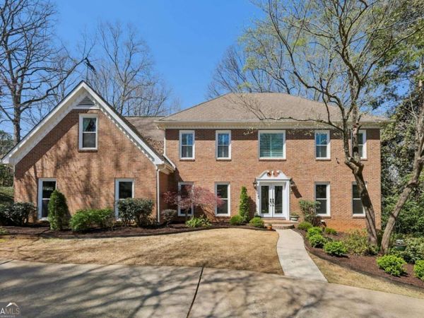 210 Willow Lake Cove, Roswell, GA 30075