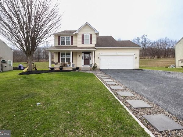 310 W 8TH AVENUE, PARKESBURG, PA 19365