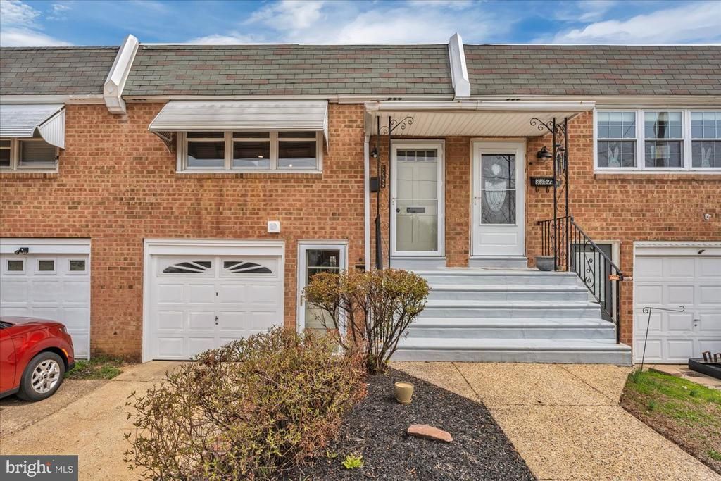 3355 S Keswick Road, Philadelphia, PA 19114 Main Photo