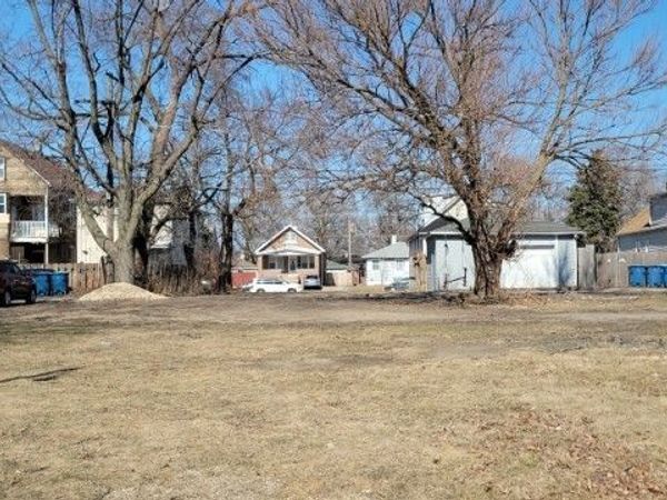 330 154th Place , Calumet City, IL 60409