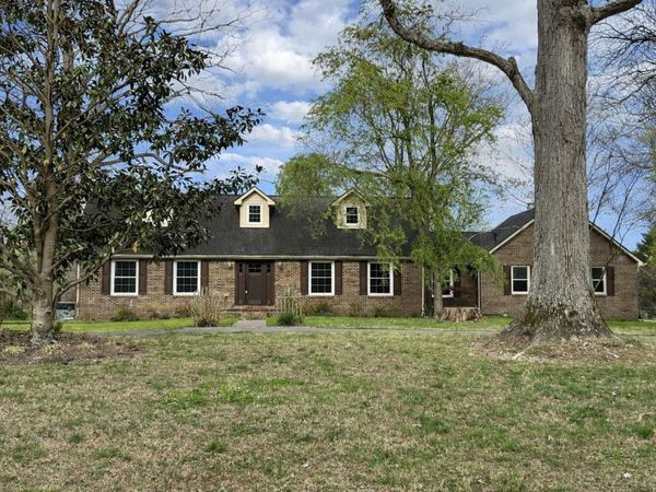 209 Spring Creek Rd , Estill Springs, TN 37330