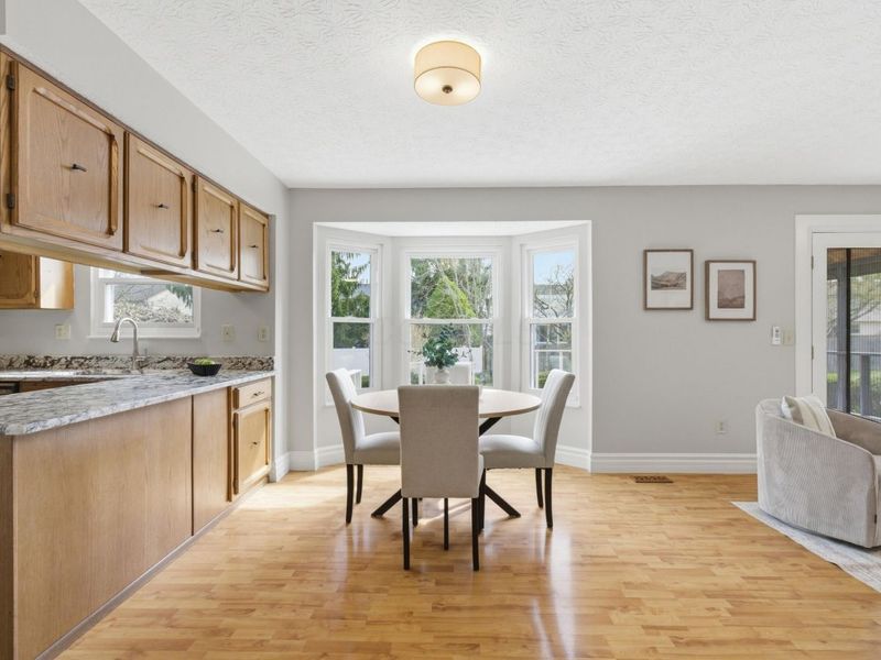 208 Rugby Lane, Columbus, OH 43230 Photo 17