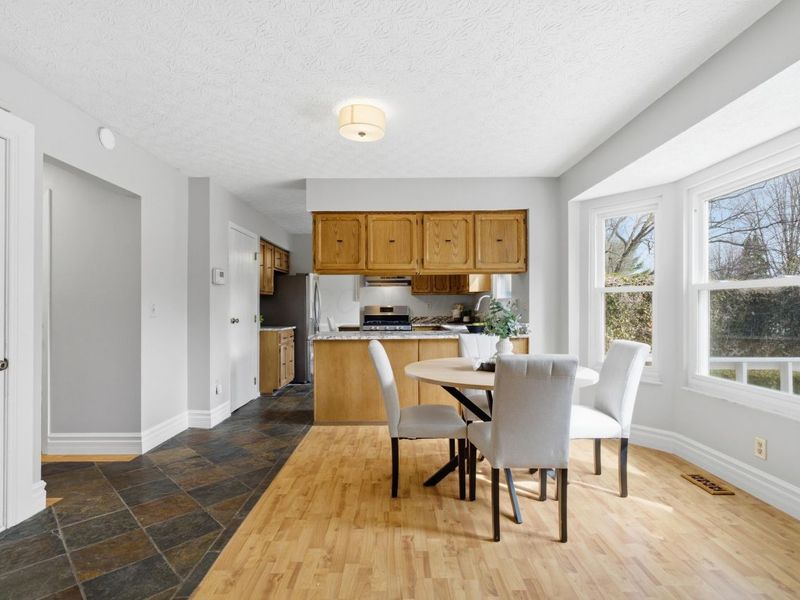 208 Rugby Lane, Columbus, OH 43230 Photo 18