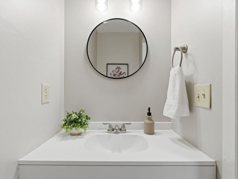 208 Rugby Lane, Columbus, OH 43230 Photo 19