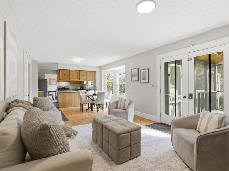 208 Rugby Lane, Columbus, OH 43230 Photo 22