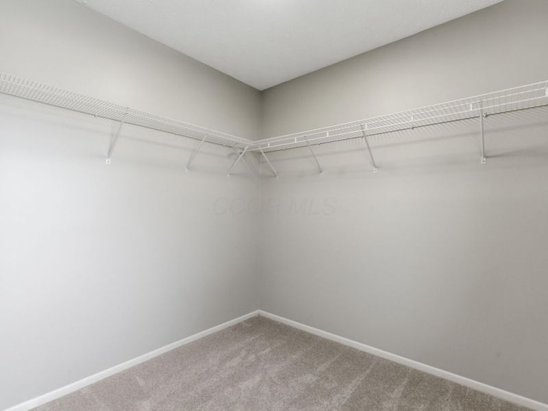 208 Rugby Lane, Columbus, OH 43230 Photo 32