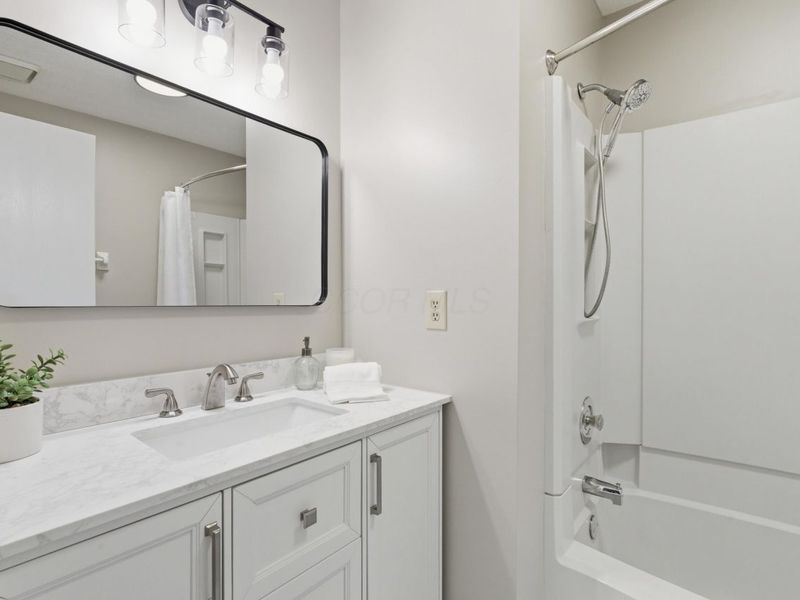 208 Rugby Lane, Columbus, OH 43230 Photo 39