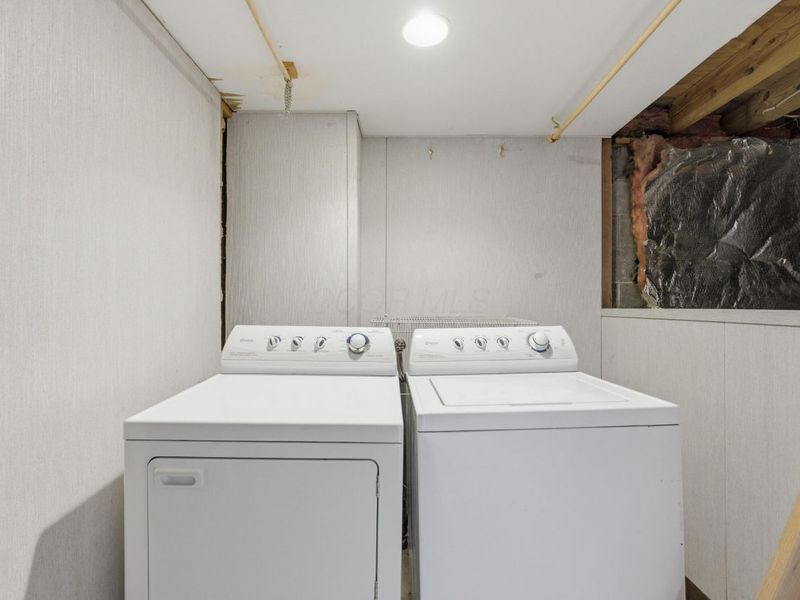 208 Rugby Lane, Columbus, OH 43230 Photo 47