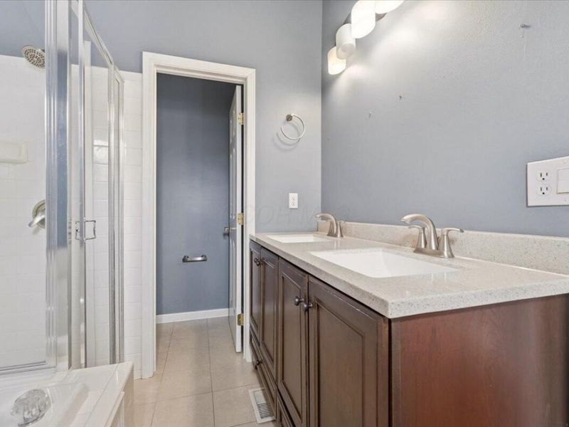 4983 Village Mews, Westerville, OH 43081 Photo 9