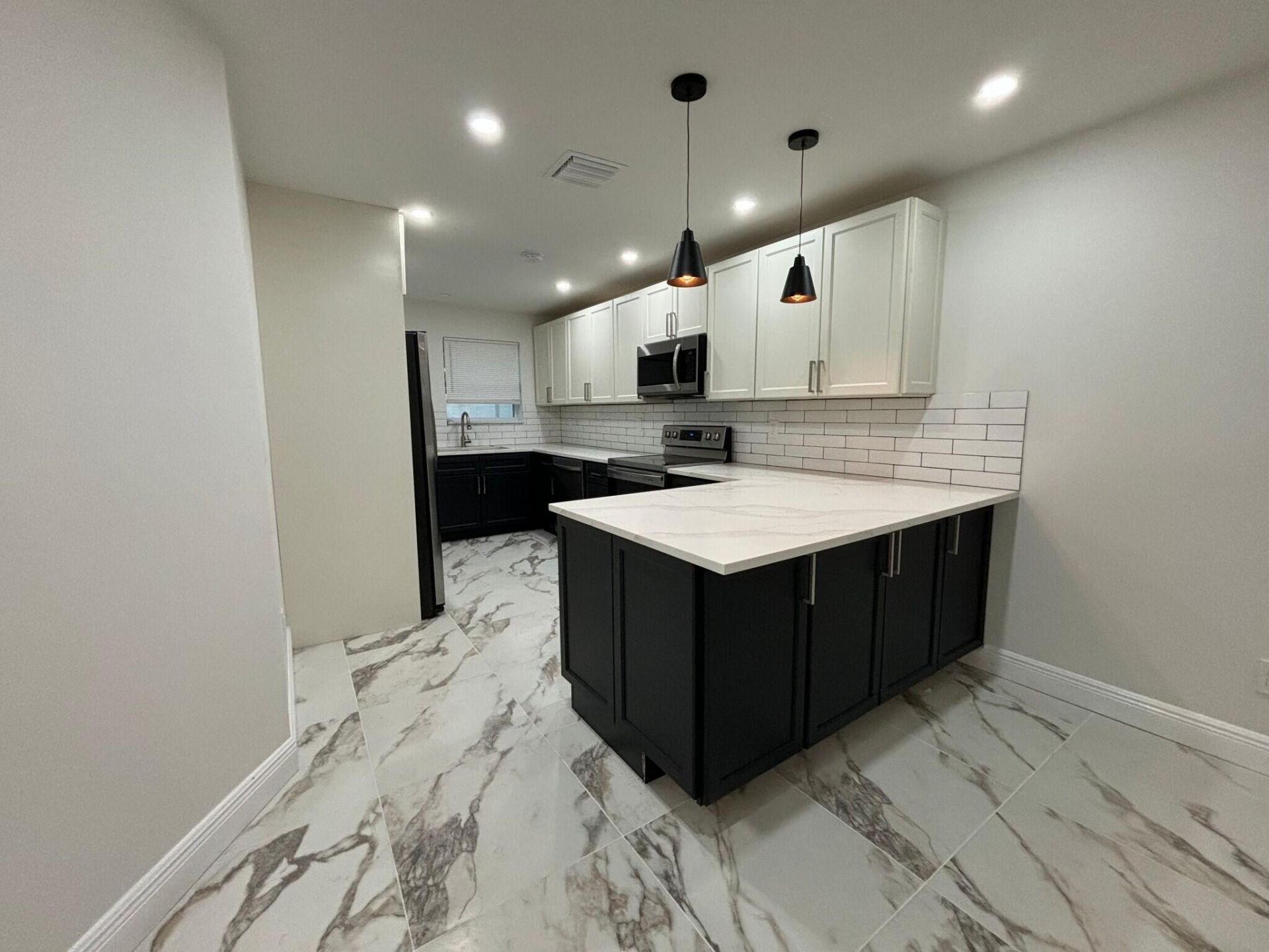 800 SW 7th Street, Hallandale Beach, FL 33009 Photo