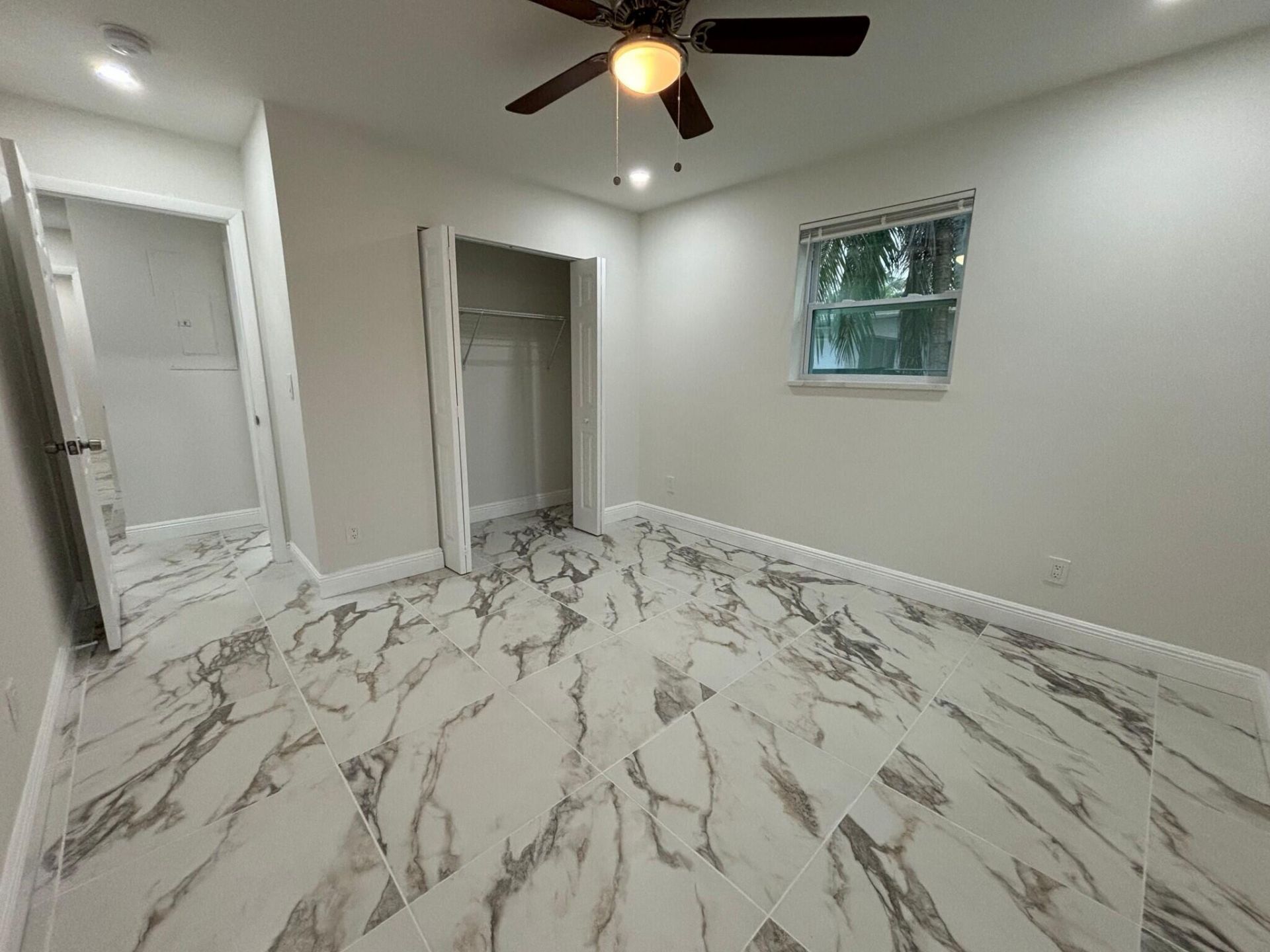 800 SW 7th Street, Hallandale Beach, FL 33009 Photo