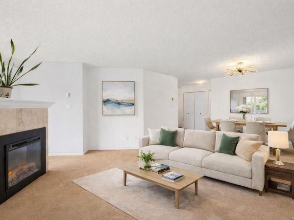 7865 Patterson Rd, Unit 207, Central Saanich, BC V8M 2C7