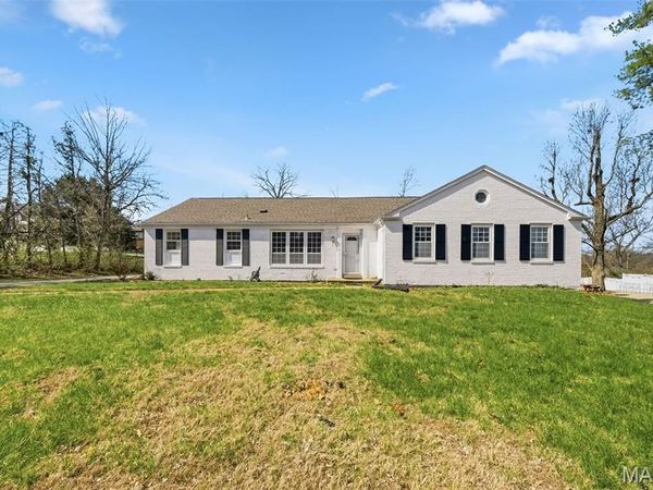 1050 Kehrs Mill Road, Ballwin, MO 63011