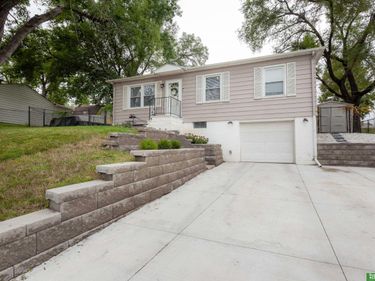 7546 Joseph Avenue , La Vista, NE 68128