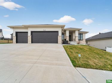 7660 N 167 Street , Bennington, NE 68007