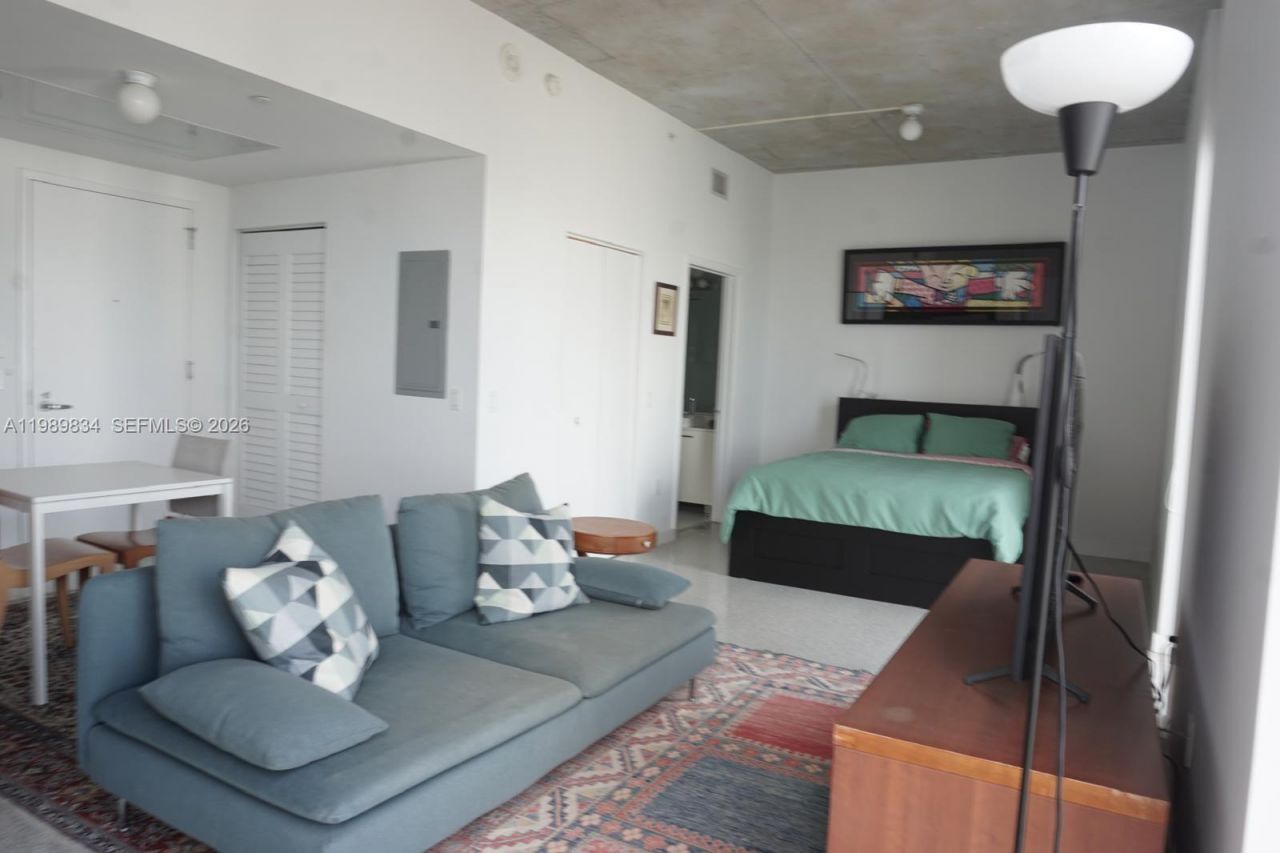 151 SE 1st St, Unit 3304, Miami, FL 33131 Photo