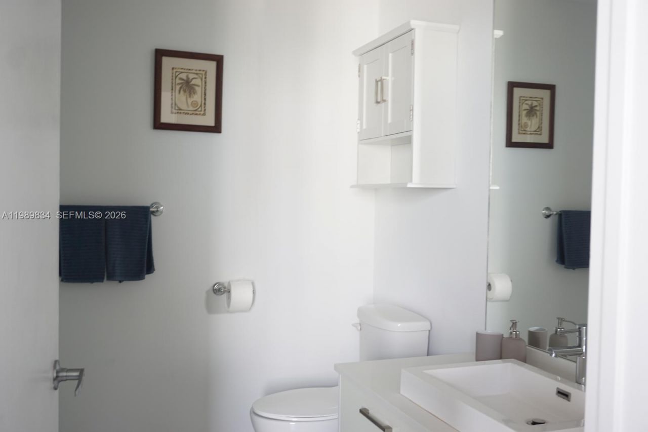 151 SE 1st St, Unit 3304, Miami, FL 33131 Photo