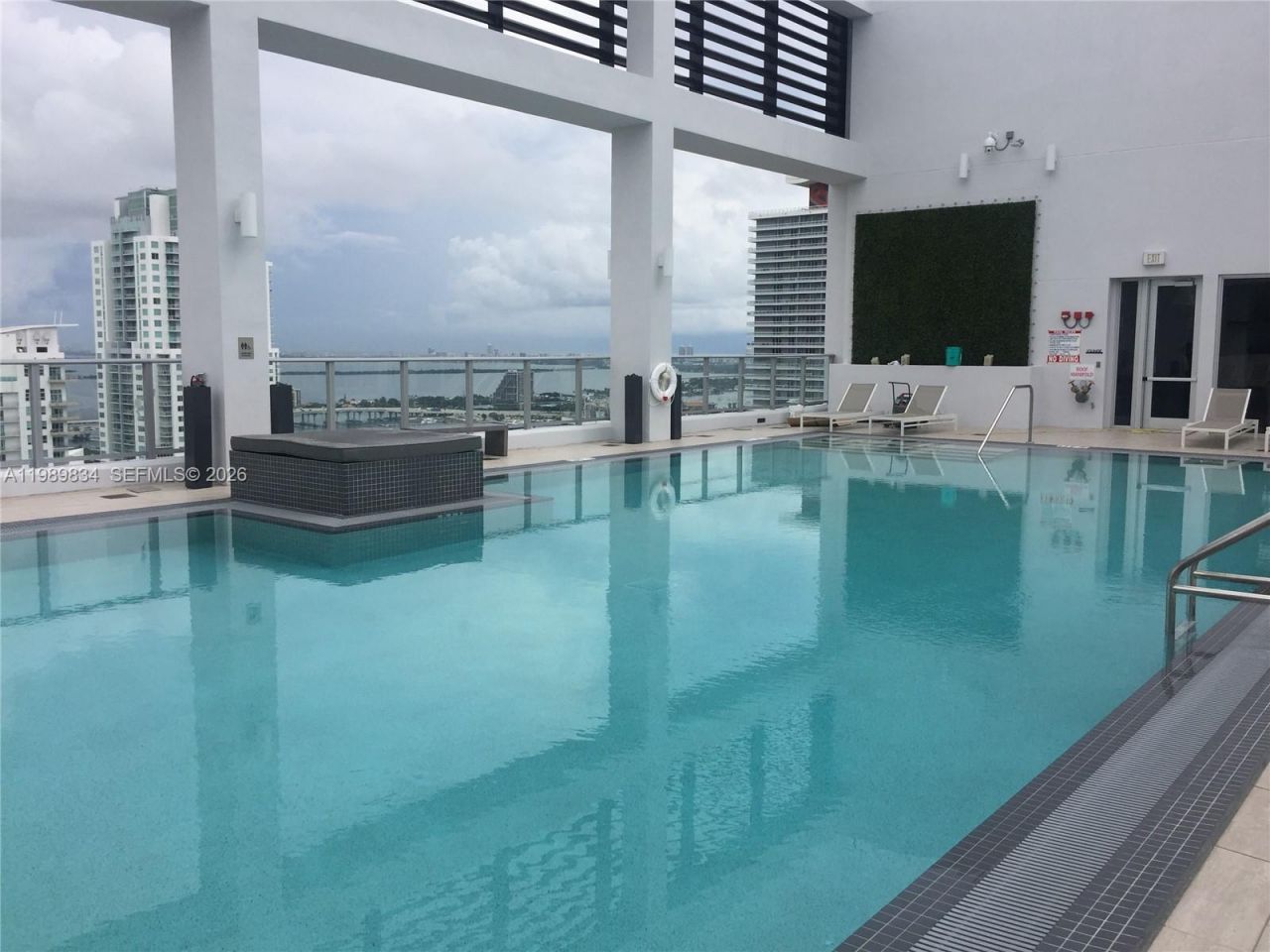 151 SE 1st St, Unit 3304, Miami, FL 33131 Photo