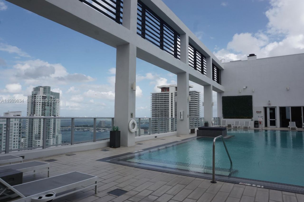 151 SE 1st St, Unit 3304, Miami, FL 33131 Photo
