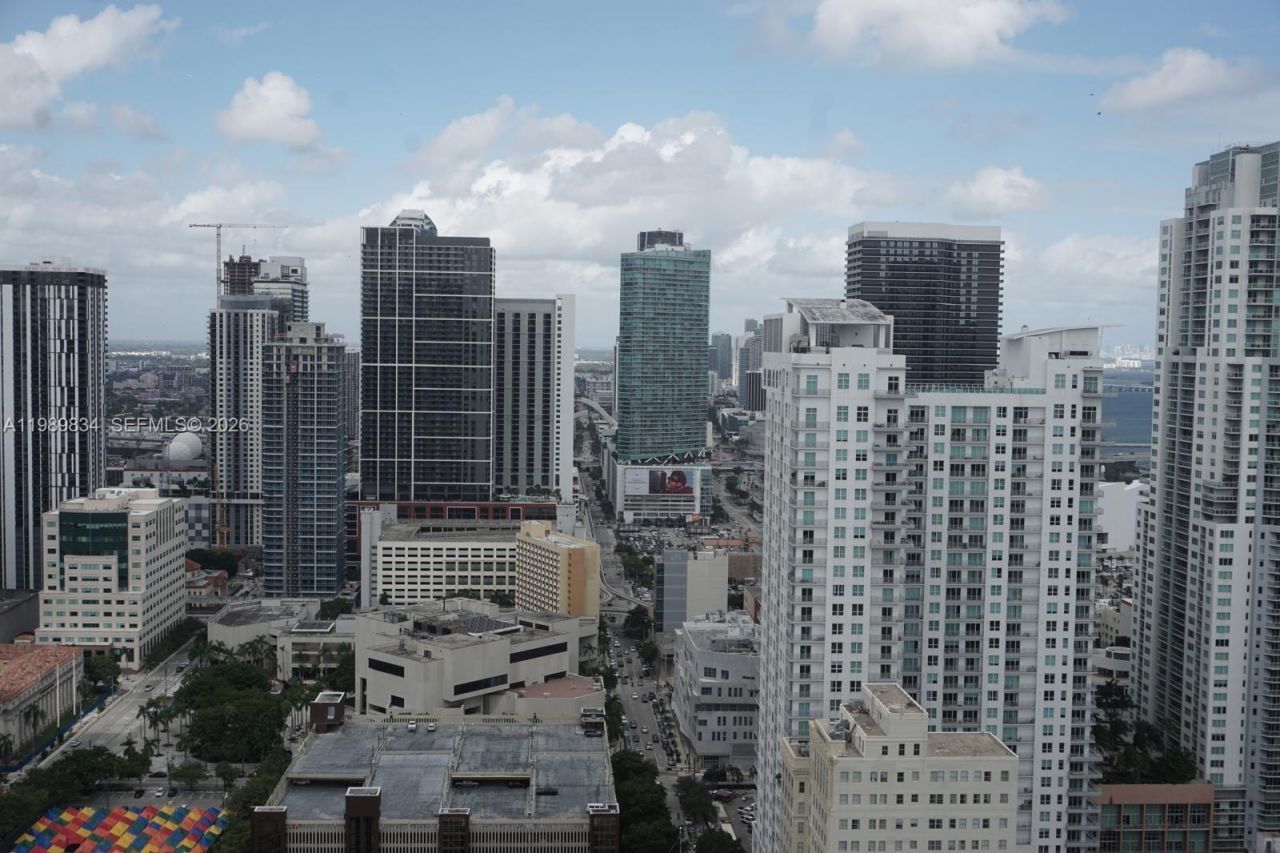 151 SE 1st St, Unit 3304, Miami, FL 33131 Photo