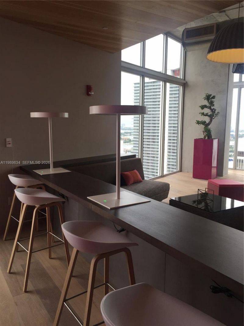 151 SE 1st St, Unit 3304, Miami, FL 33131 Photo