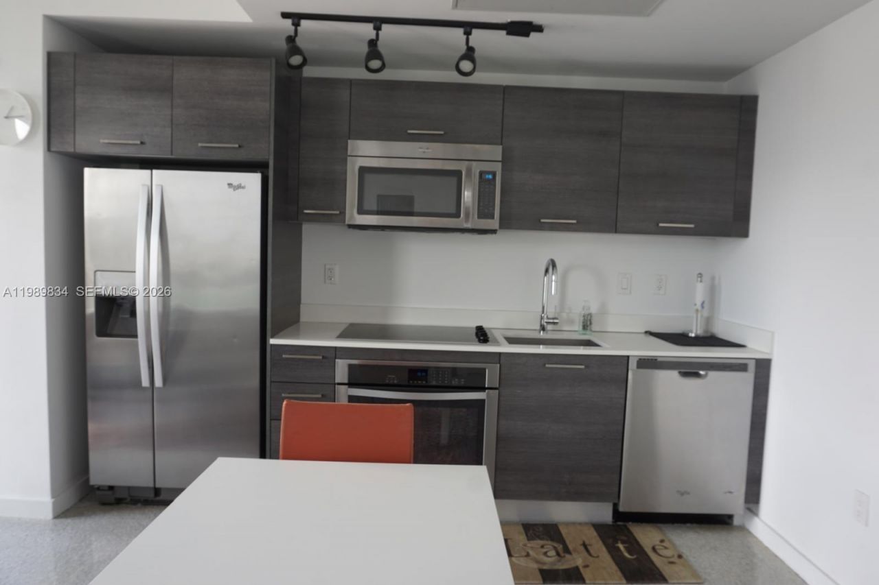 151 SE 1st St, Unit 3304, Miami, FL 33131 Photo
