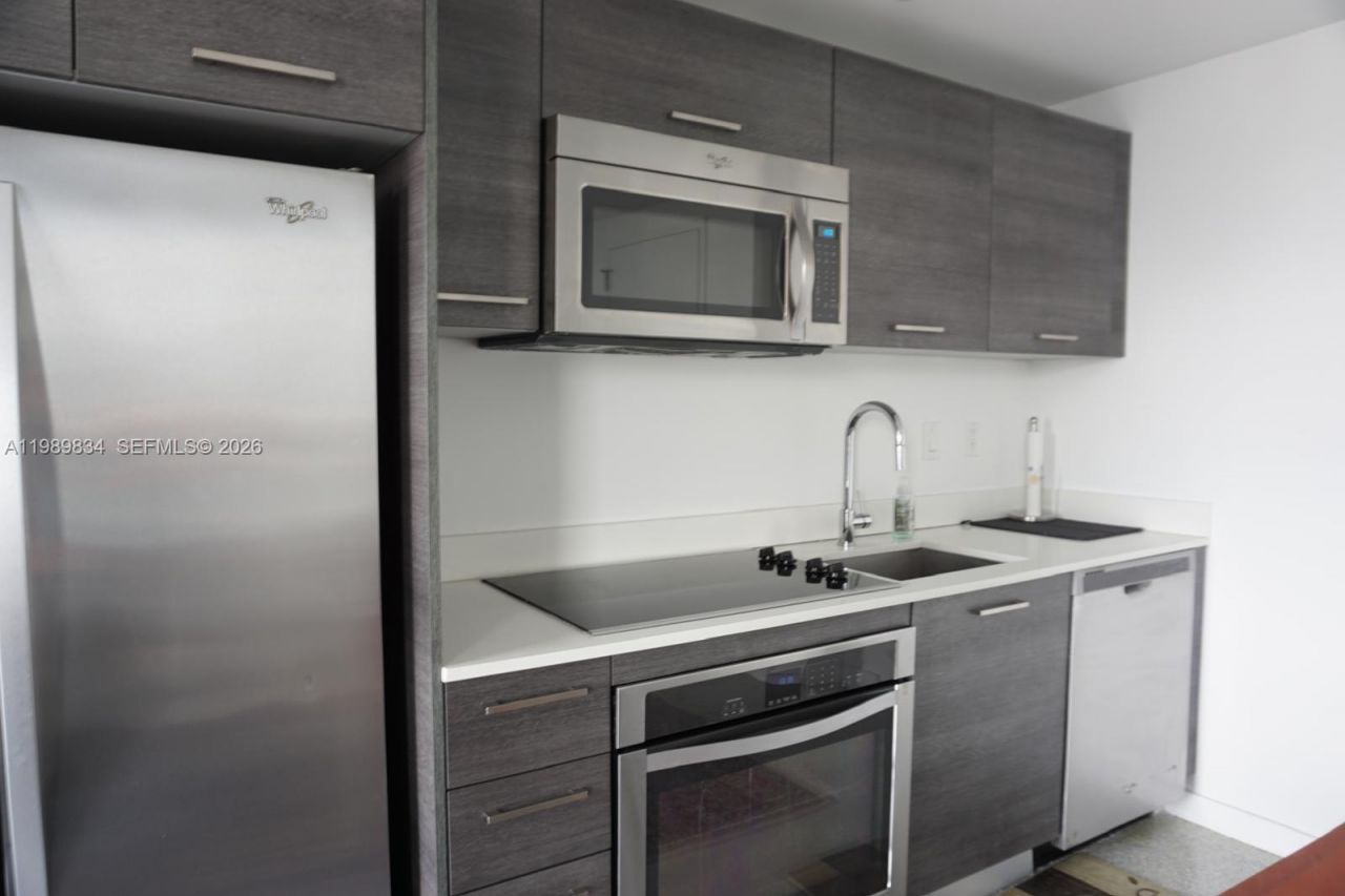 151 SE 1st St, Unit 3304, Miami, FL 33131 Photo