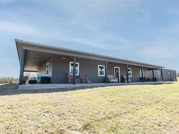 2216 N Greenbrier Road , Nocona, TX 76255