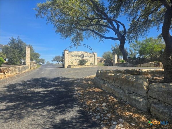 107 Antonio Perez , Blanco, TX 78606