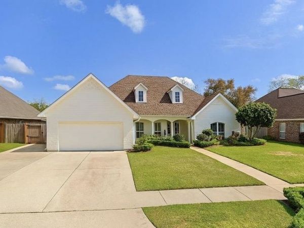 401 Riverside Dr, Berwick, LA 70342