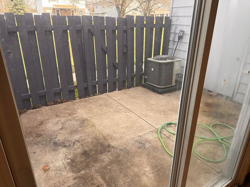 660 Cherry Hollow Road , Unit E, Columbus, OH 43228 Photo 14