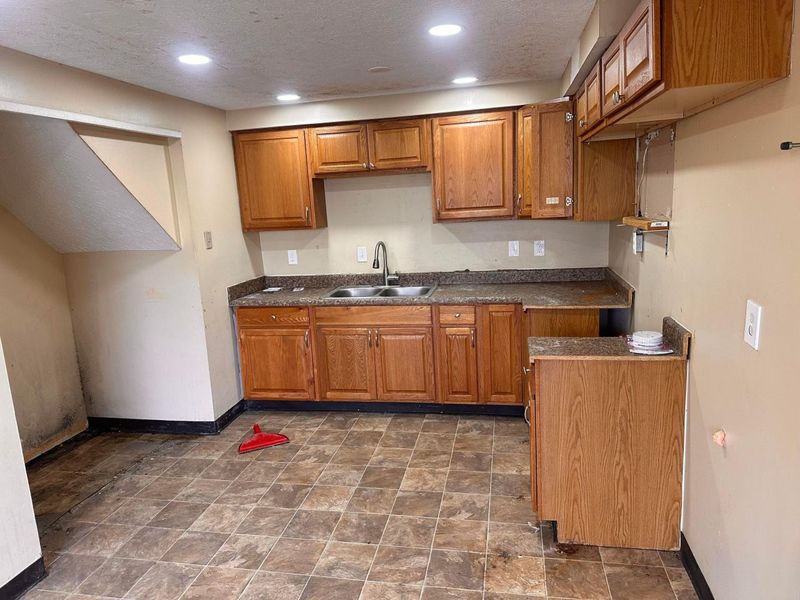 660 Cherry Hollow Road , Unit E, Columbus, OH 43228 Photo 3