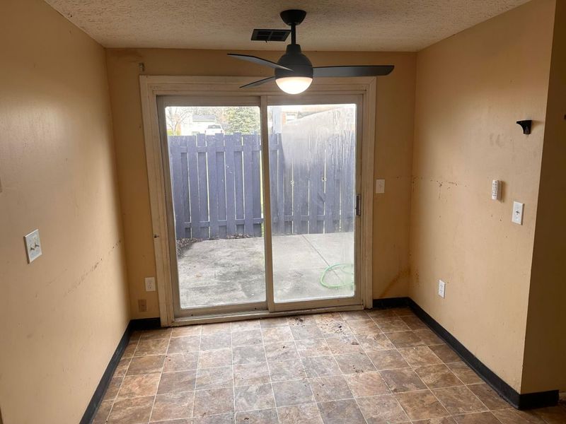 660 Cherry Hollow Road , Unit E, Columbus, OH 43228 Photo 4