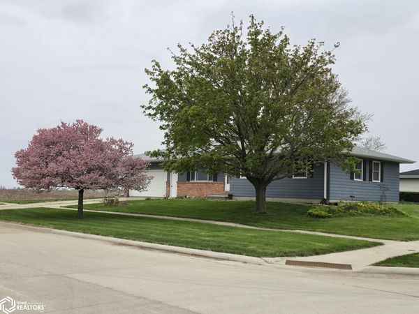 1904 Sunset Street, Grinnell, IA 50112