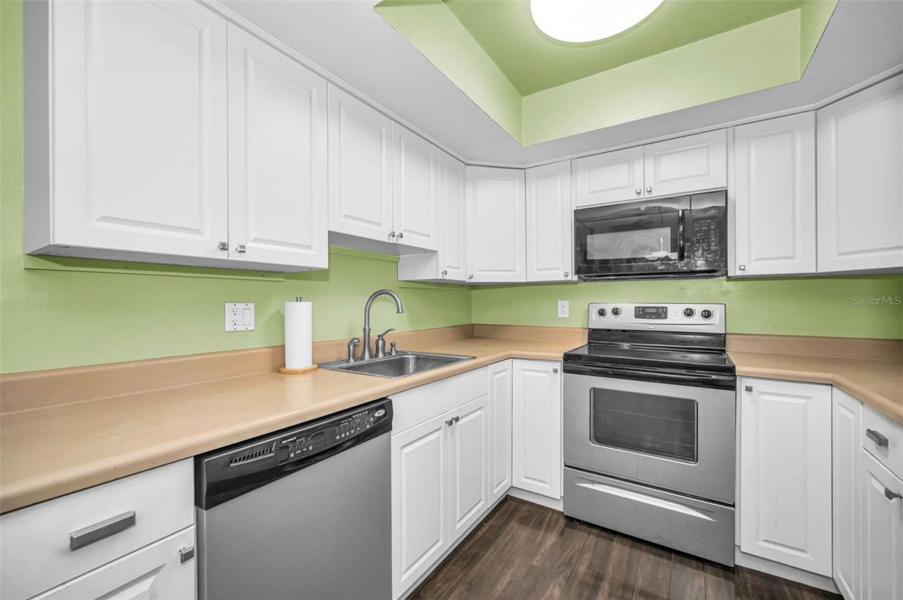 1121 Queen Anne Drive , Unit C, Palm Harbor, FL 34684 Photo