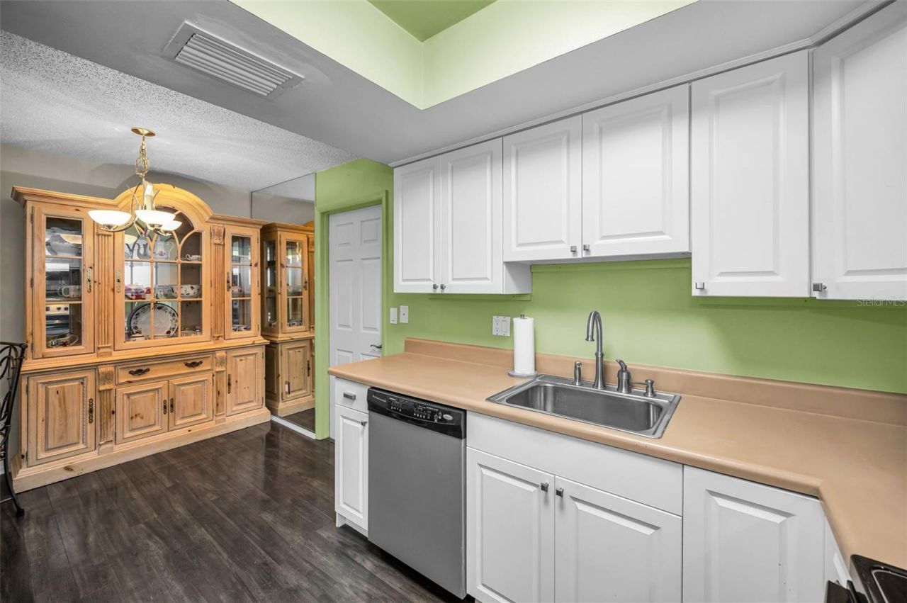 1121 Queen Anne Drive , Unit C, Palm Harbor, FL 34684 Photo