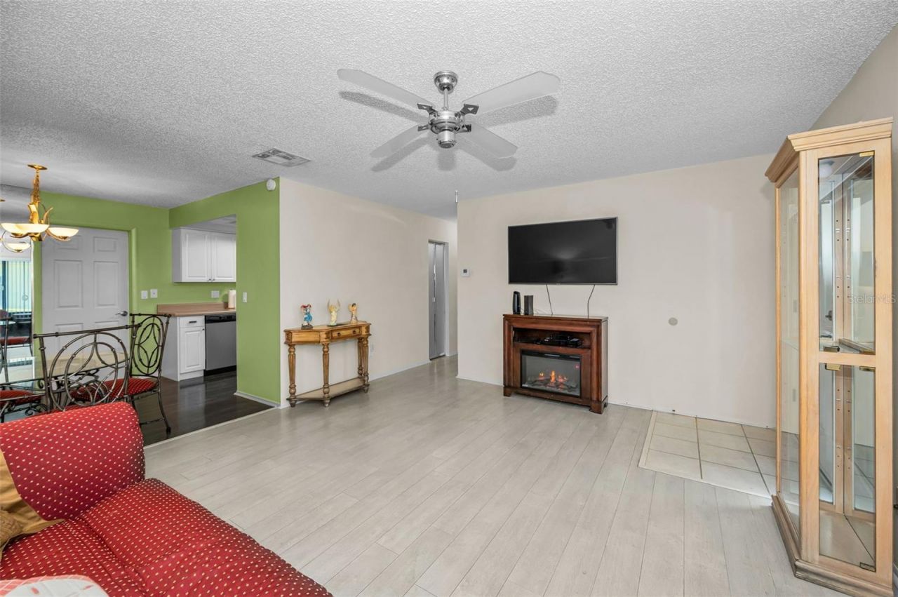 1121 Queen Anne Drive , Unit C, Palm Harbor, FL 34684 Photo