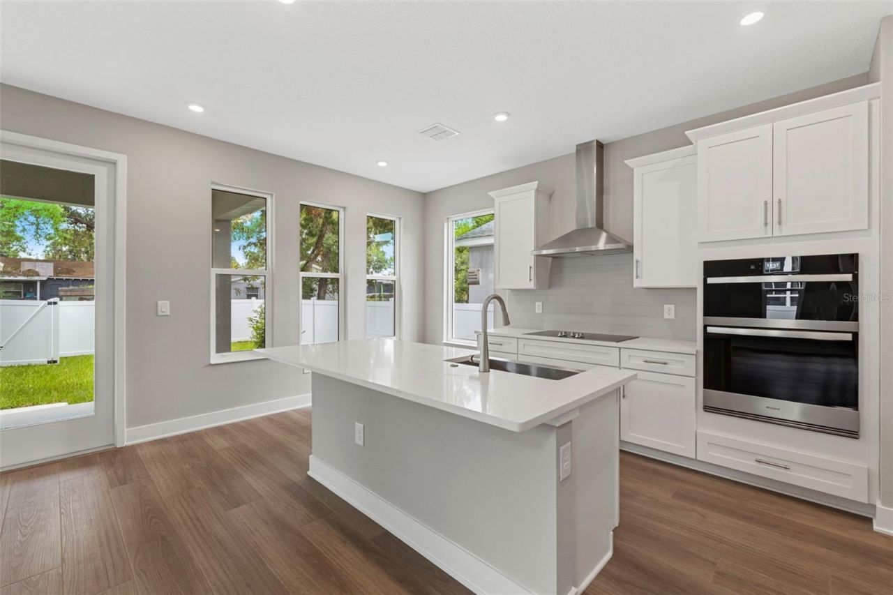 1526 W Arch Street, Tampa, FL 33607 Photo