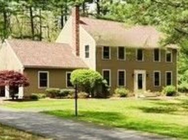 11 Sunset Dr, Sterling, MA 01564