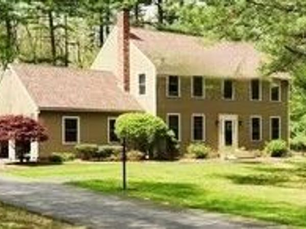 11 Sunset Dr, Sterling, MA 01564