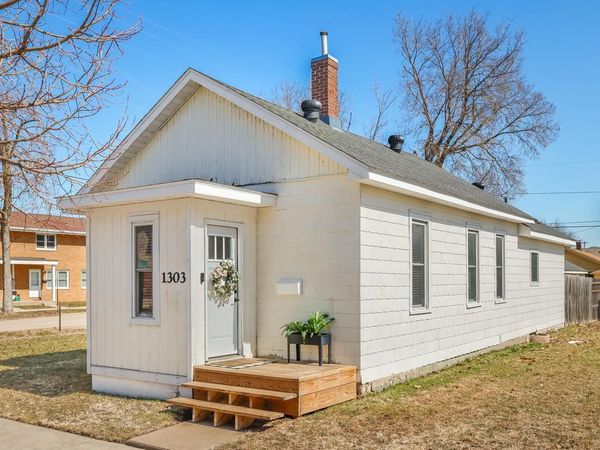 1303 6th STREET S, La Crosse, WI 54601