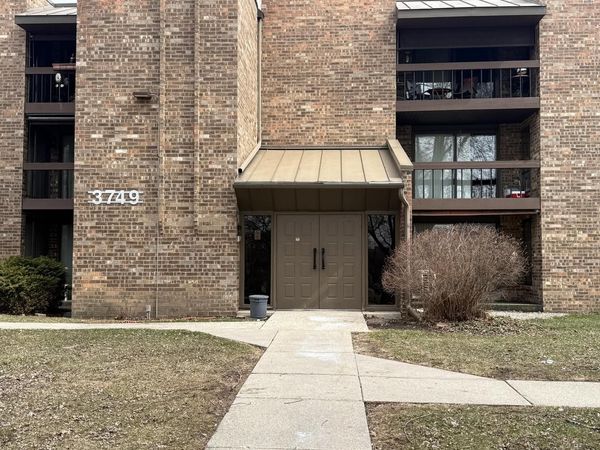 3749 N 88th STREET, Unit 305, Milwaukee, WI 53222