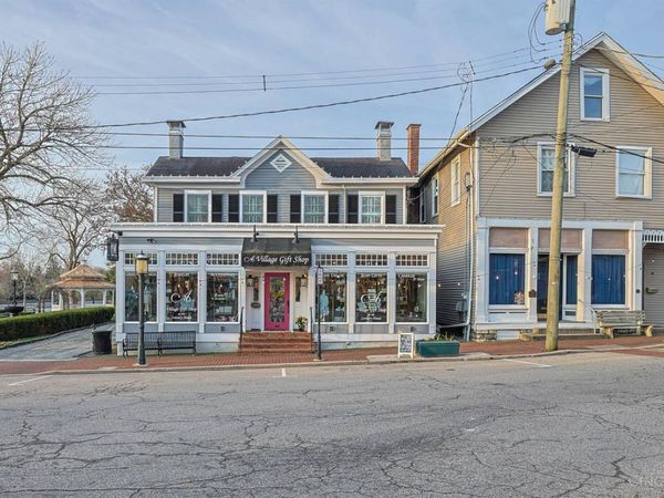 3 Village Square, Glendale, OH 45246